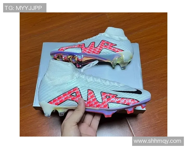 C罗内马尔脚下的足球鞋大揭秘与品牌设计风格分析