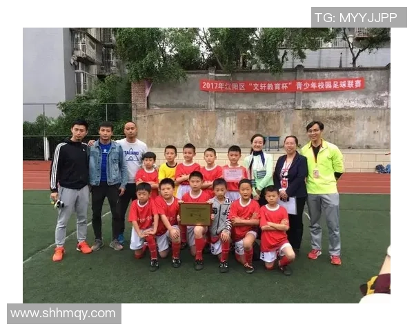 中国足球明星郭峰荣归江西助力地方足球发展再创辉煌