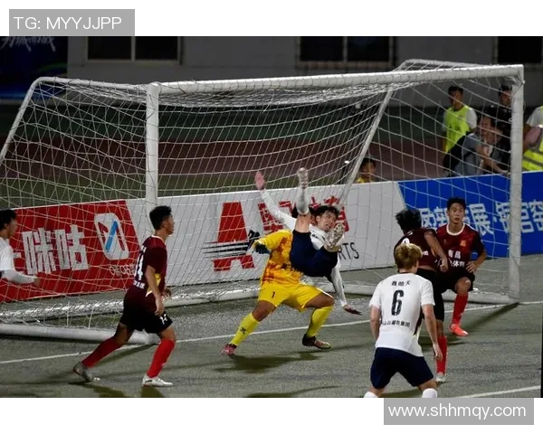 从草根到球场英雄 足球巨星们的成长故事与奋斗精神