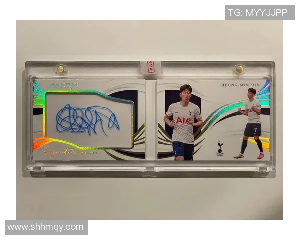 六人六窗足球球星卡专题解析 深入探讨珍藏物料背后的价值与意义