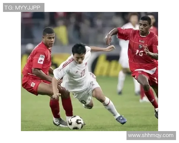 巴拿马足球球星罗曼的成长历程与赛场荣耀故事