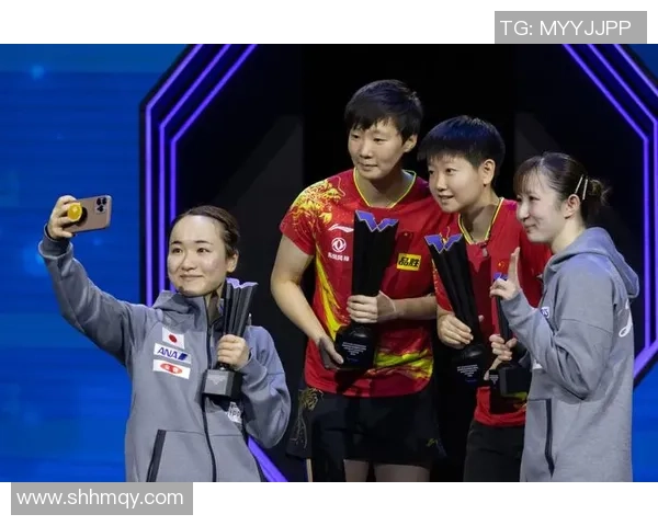 街头足球高手模仿球星技巧挑战赛让年轻人热血沸腾