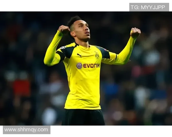 足球巨星的精神力量与竞技突破：从内心强大到赛场奇迹的心路历程